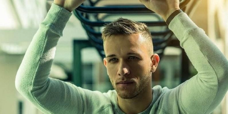 都经过量身 都经过量身