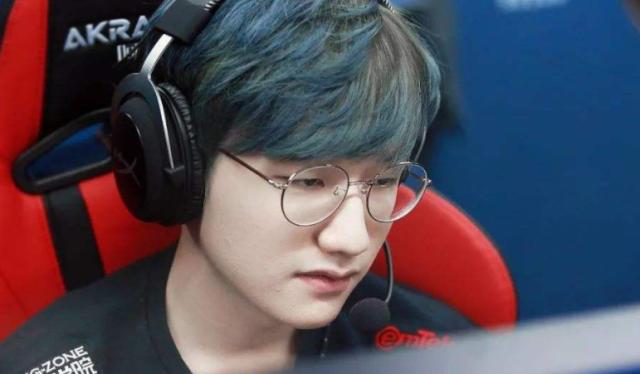 同年龄段崭 同年龄段崭